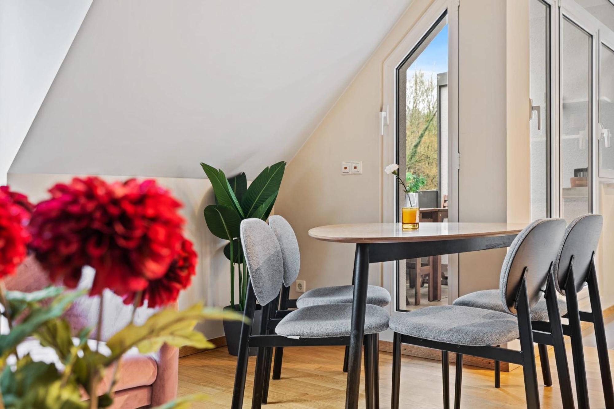 Appartement Chic 2br In With Free Parking